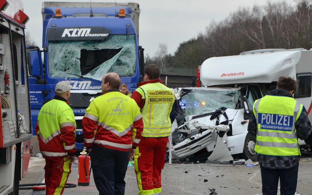 Schwerer VU A 1 Rich Saarbruecken kurz vor AK Leverkusen P110.JPG - Miklos Laubert